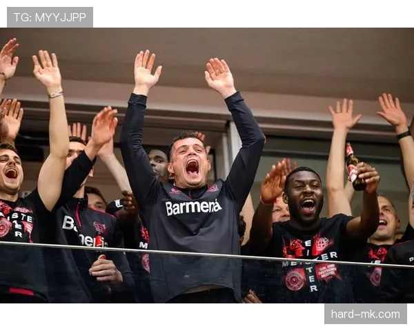 德甲焦点战：黄黑军团迎战赛季最强劲敌，球迷热情高涨